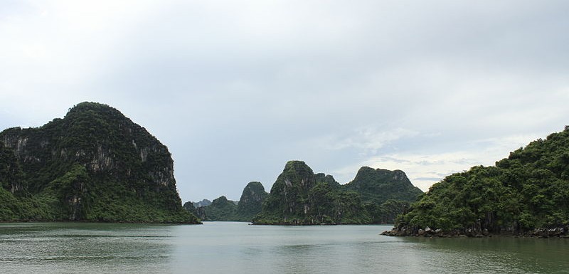 Bahía de Halong, Vietnam - Vikybol, Creative Commons Attribution-Share Alike 4.0 International | namasteviajes.com